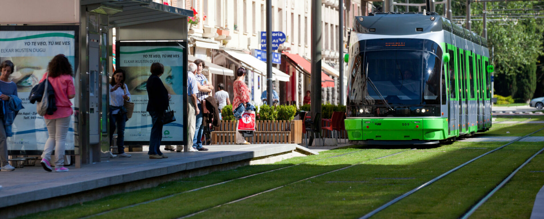 edilon)(sedra Corkelast Embedded Block System (EBS) and Sound Damping System (SDS) in form of a grass-track in Vitoria-Gasteiz