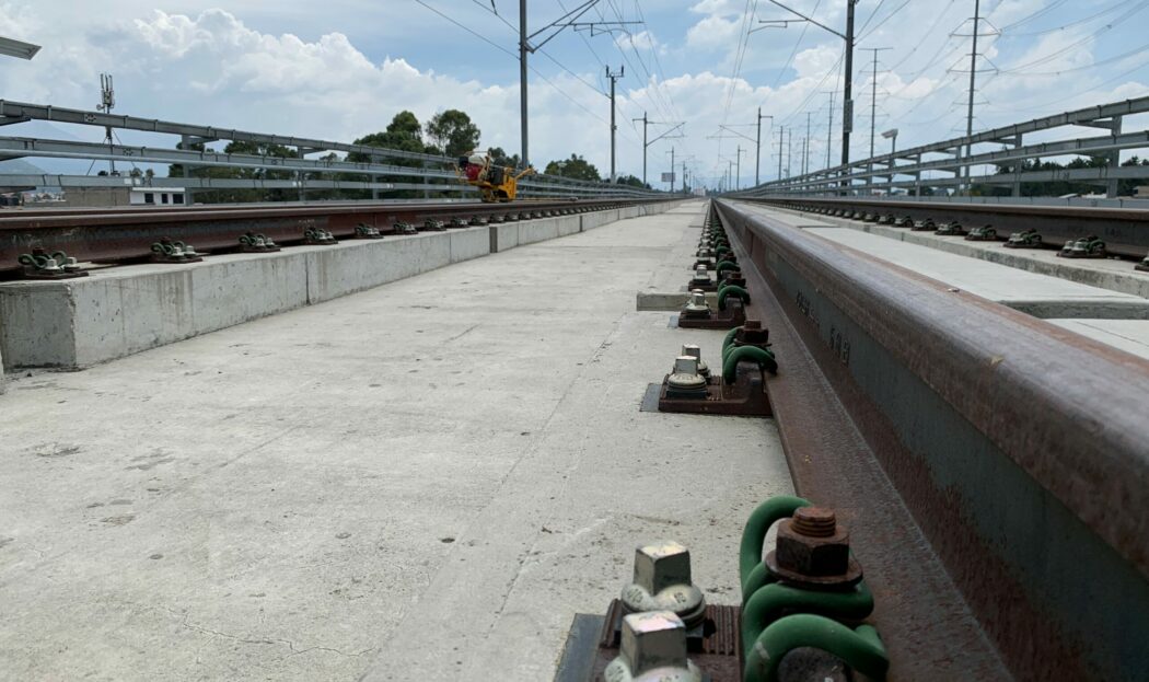 edilon)(sedra Direct Fastening System (DFS) on a viaduct in Toluca